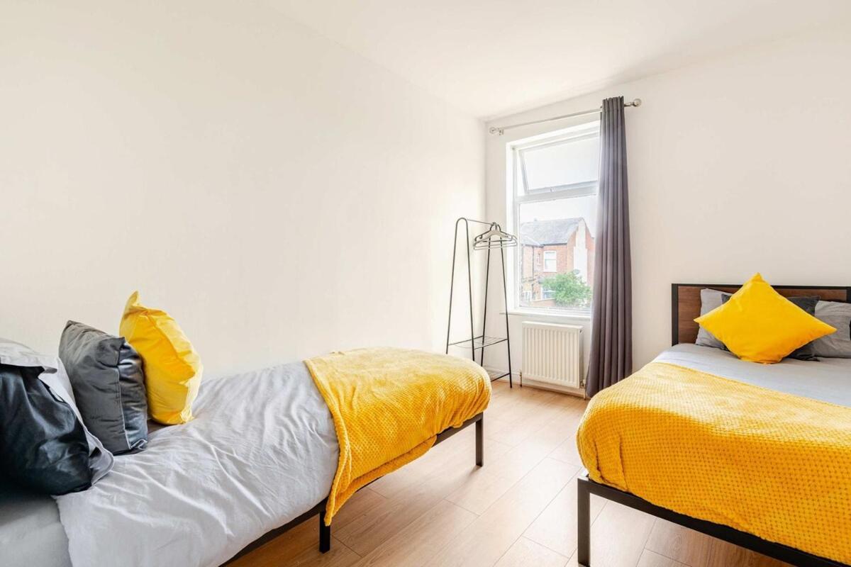 2 Min Walk Etihad Stadium & Coop Arena - 3Br, Free Parking Manchester Buitenkant foto