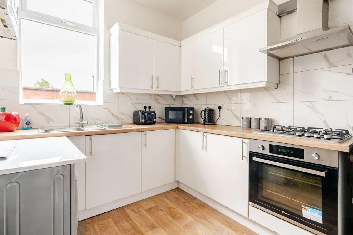 2 Min Walk Etihad Stadium & Coop Arena - 3Br, Free Parking Manchester Buitenkant foto