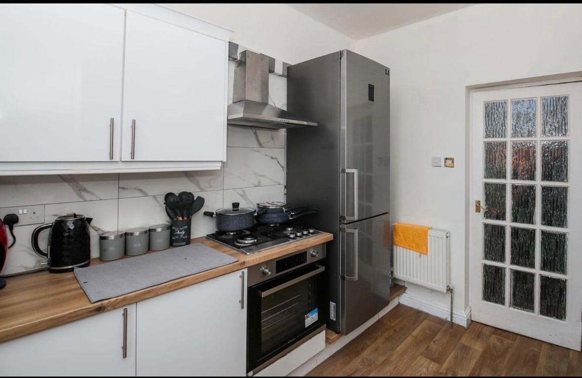 2 Min Walk Etihad Stadium & Coop Arena - 3Br, Free Parking Manchester Buitenkant foto